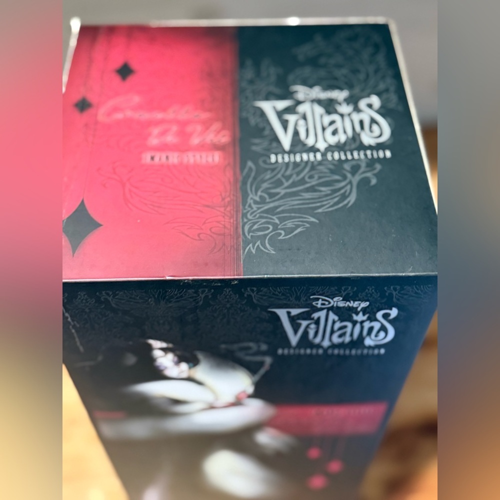 Disney Store Villians Designer Collection Cruella De Vil [Manic Style] - Picture 7 of 13